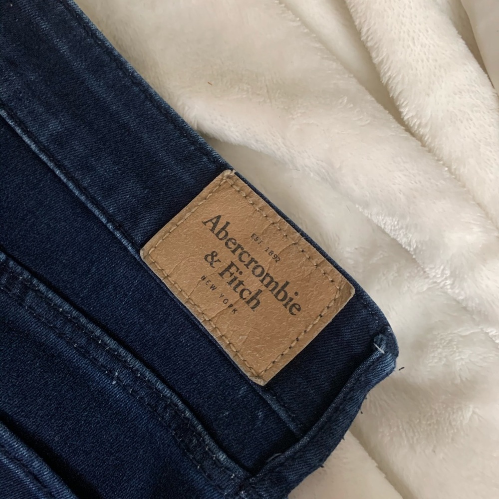 Jeans - Picture 2 of 3